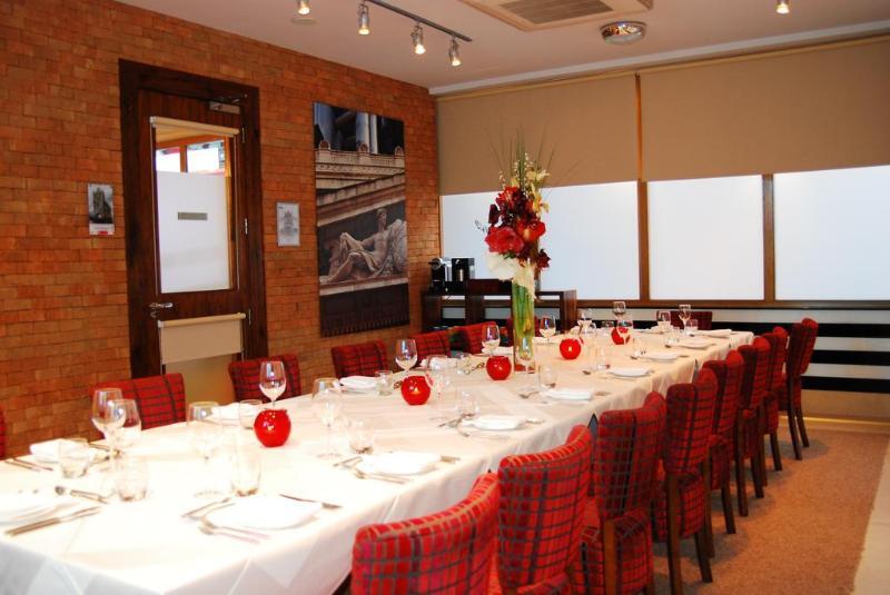 Hotel Indigo Tower Hill By Ihg 4*