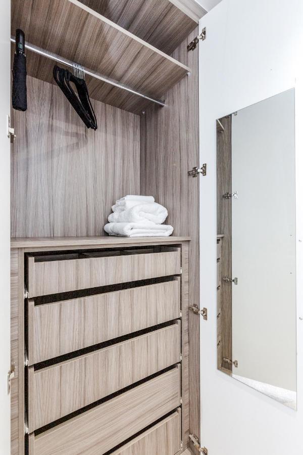Bright & Modern 2-bed Notting Hill *