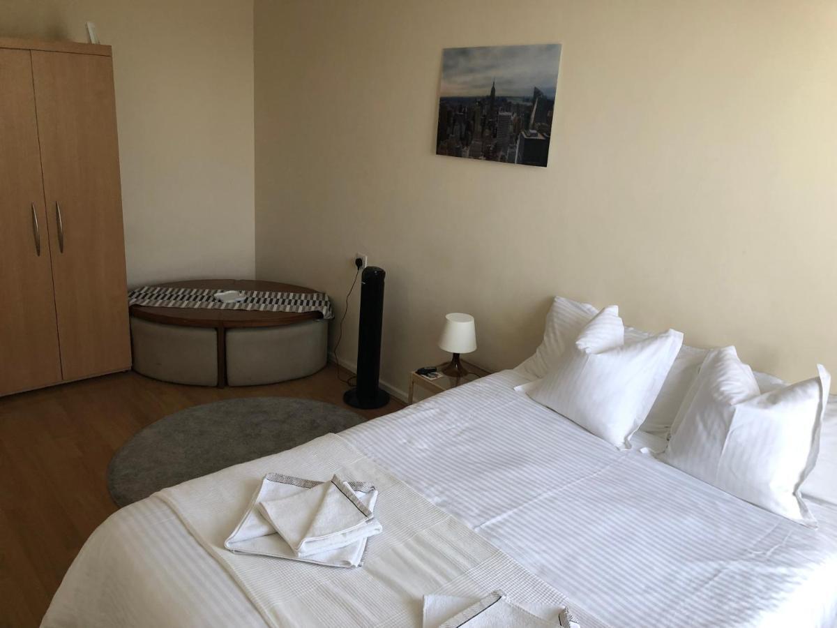 Splendid 2 Bedroom In Shepherd's Bush * Londen