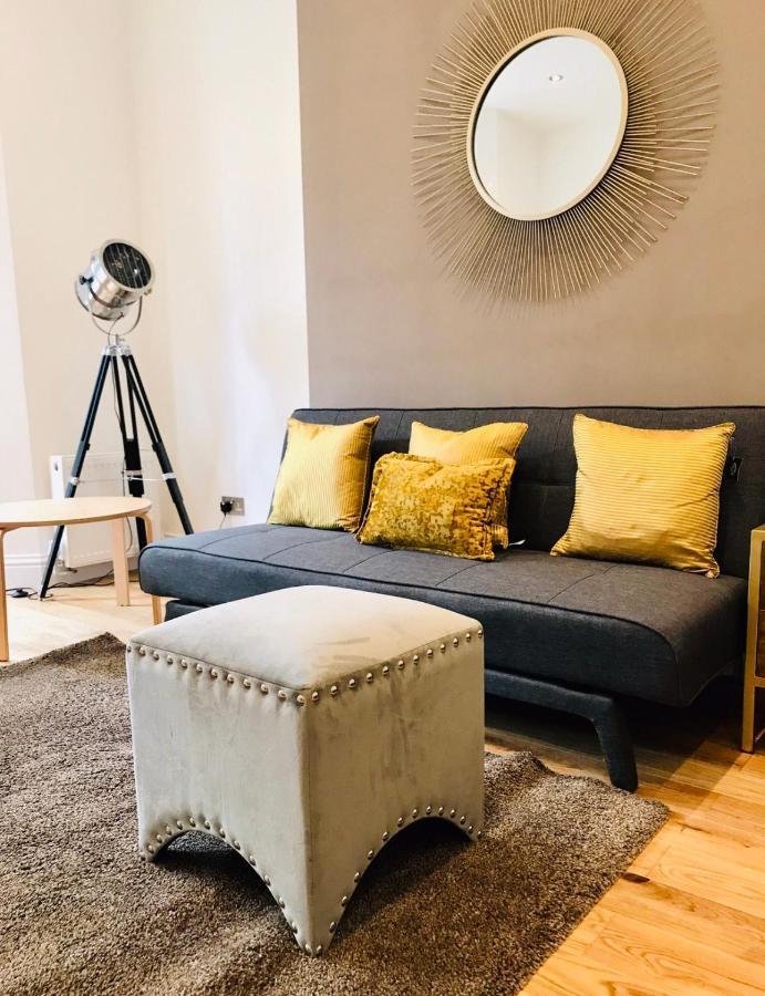 Stylish 2 Bed Apartment-zone 2 - 10 Minutes To The Heart Of London- Sleeps Up 8 Londen