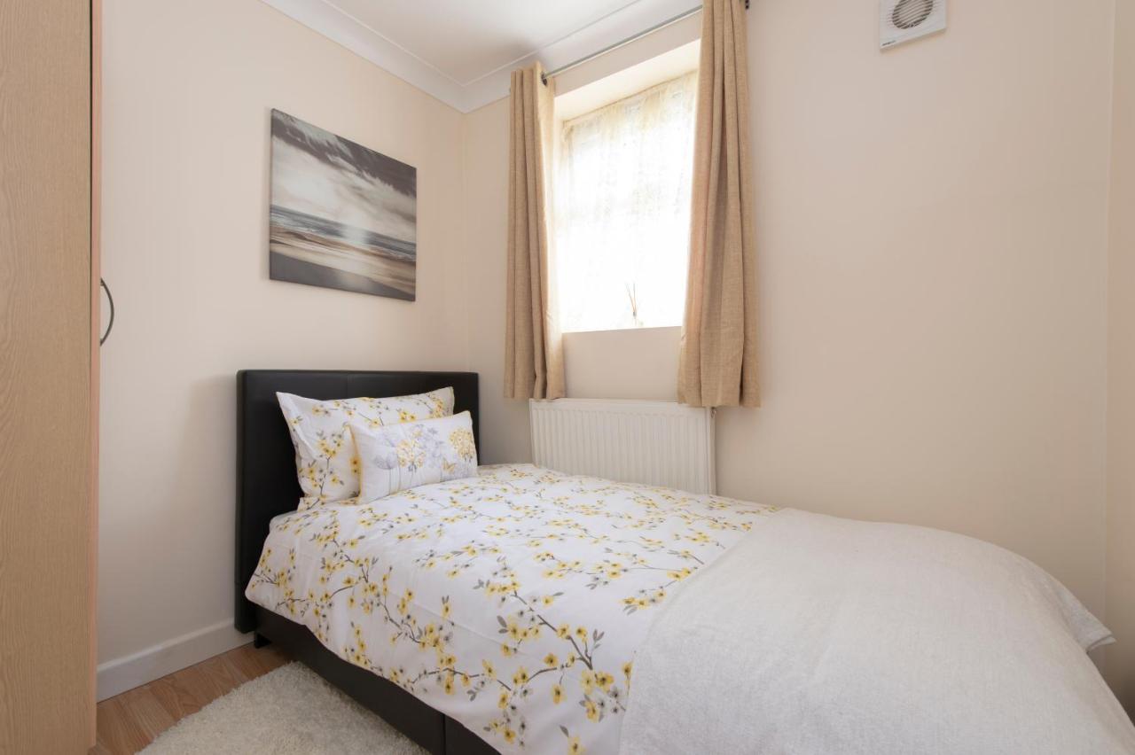 Abkat Three Bedroom Holiday home London