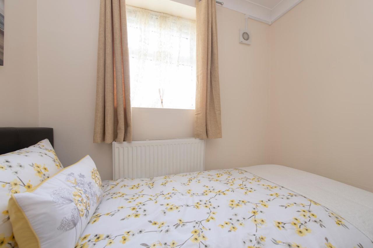 Abkat Three Bedroom * London