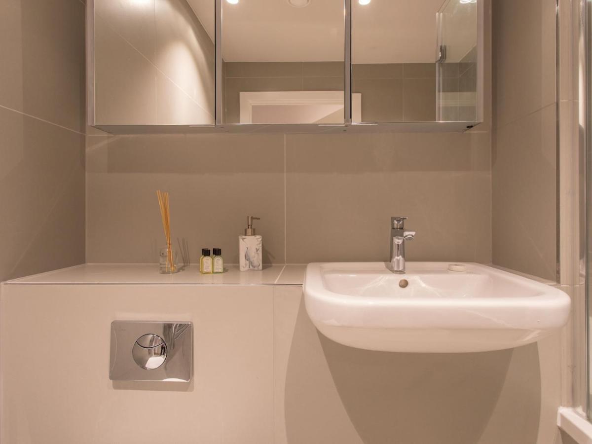 Apartment Battersea 2bed With A Balcony London