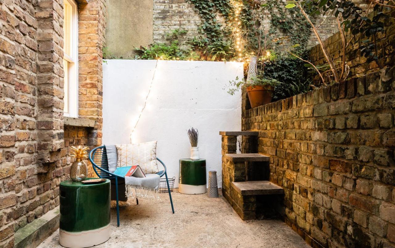 The Kensington Grove - Stylish 2bdr Flat With Private Patio Apartment