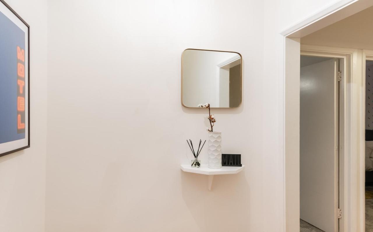 The Kensington Grove - Stylish 2bdr Flat With Private Patio London