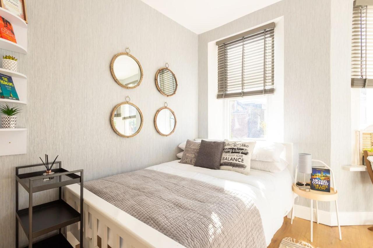 Lovely Flat In West Kilburn By Queen's Park London