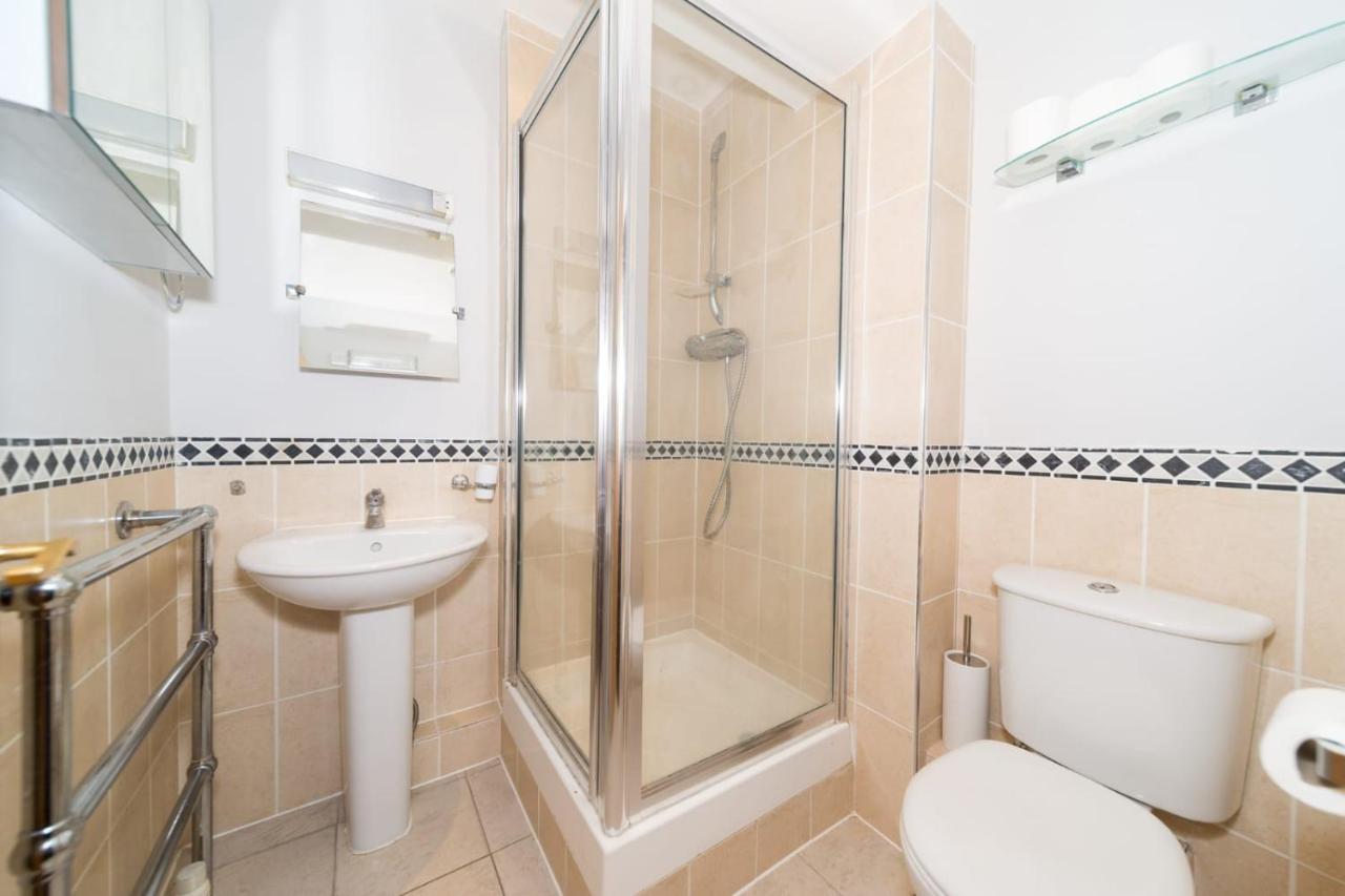 Tower Bridge Apartment