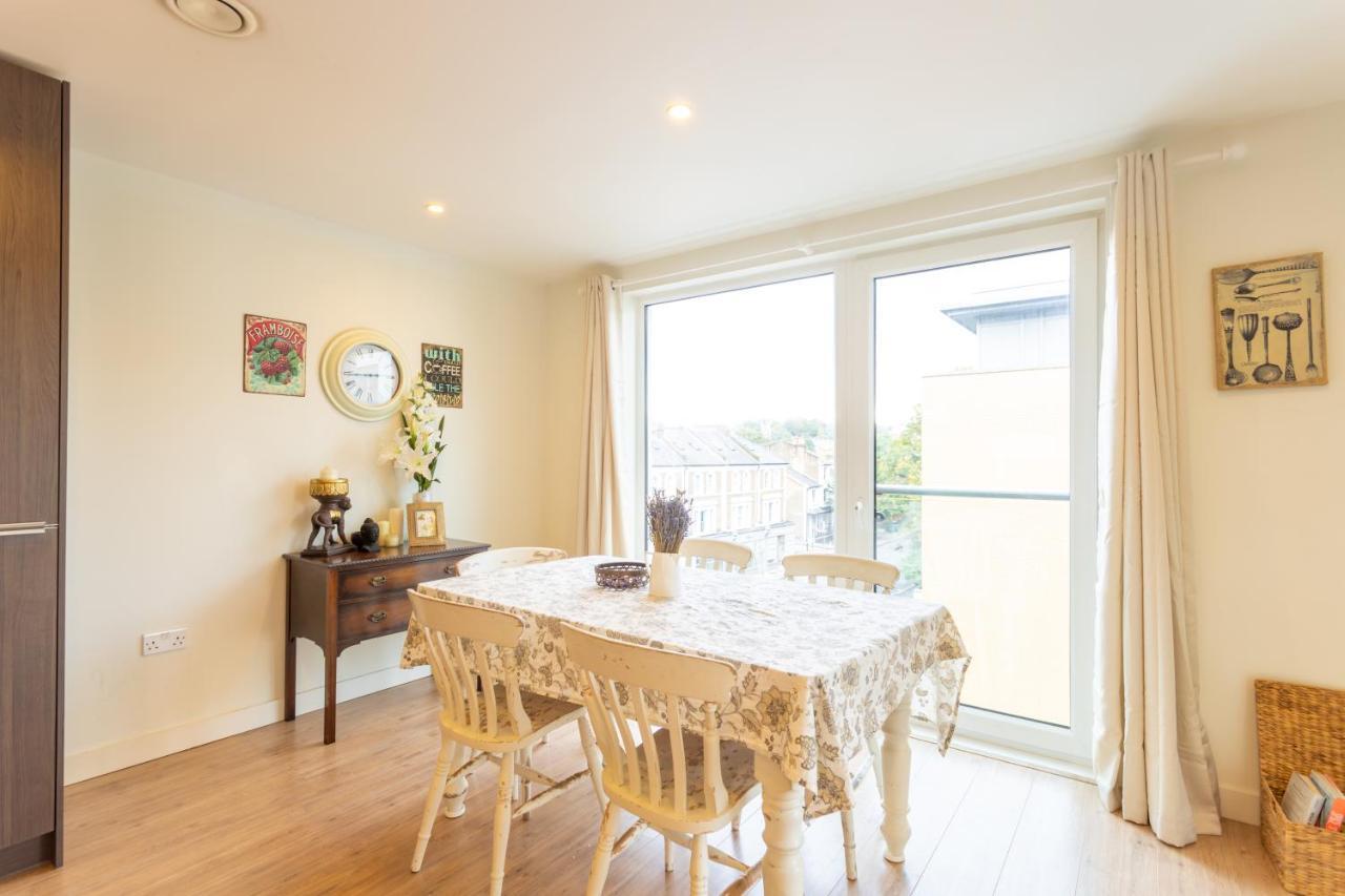 Amazing Modern 2 Bedroom Flat In Greenwich For 4 People * Londen