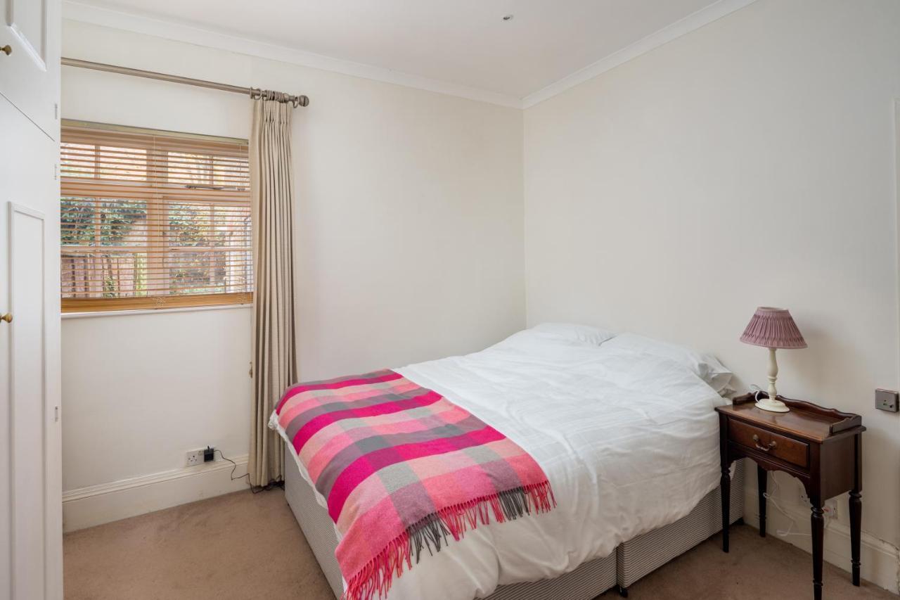 Charming 2br Flat With Patio In Hammersmith * Londen