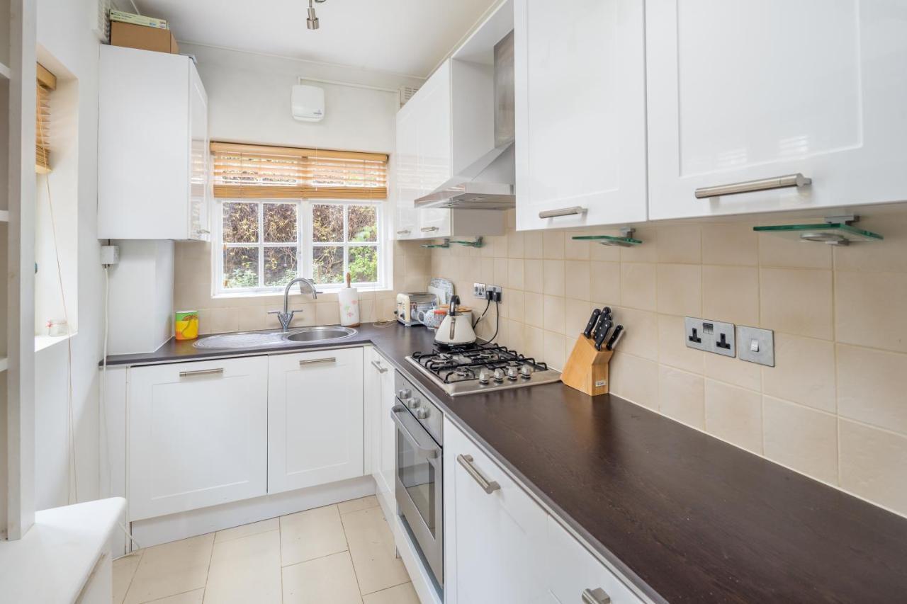 Charming 2br Flat With Patio In Hammersmith Londen