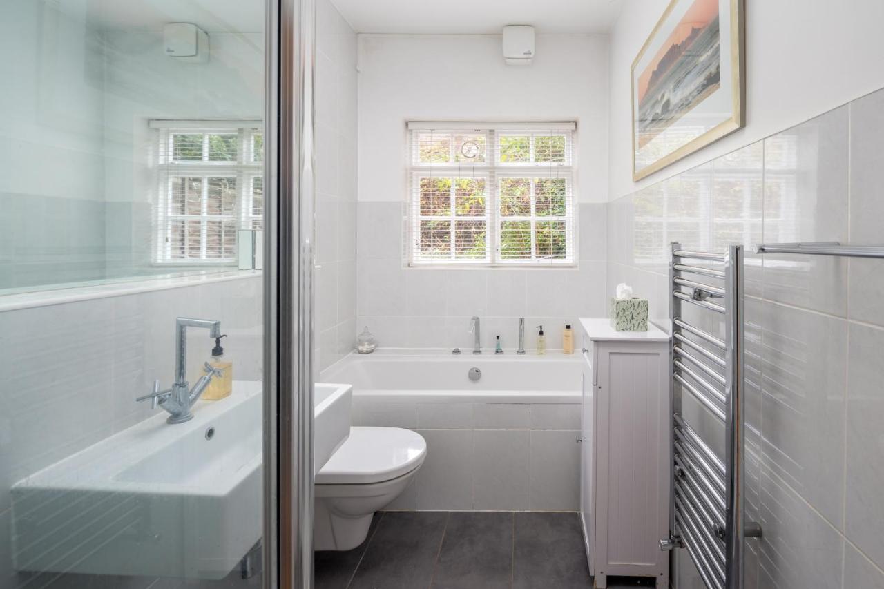 Charming 2br Flat With Patio In Hammersmith Appartement Londen