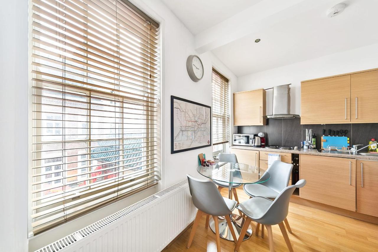 Chic & Contemporary 2 Bed Flat Sleeps 6 In Soho Apartment