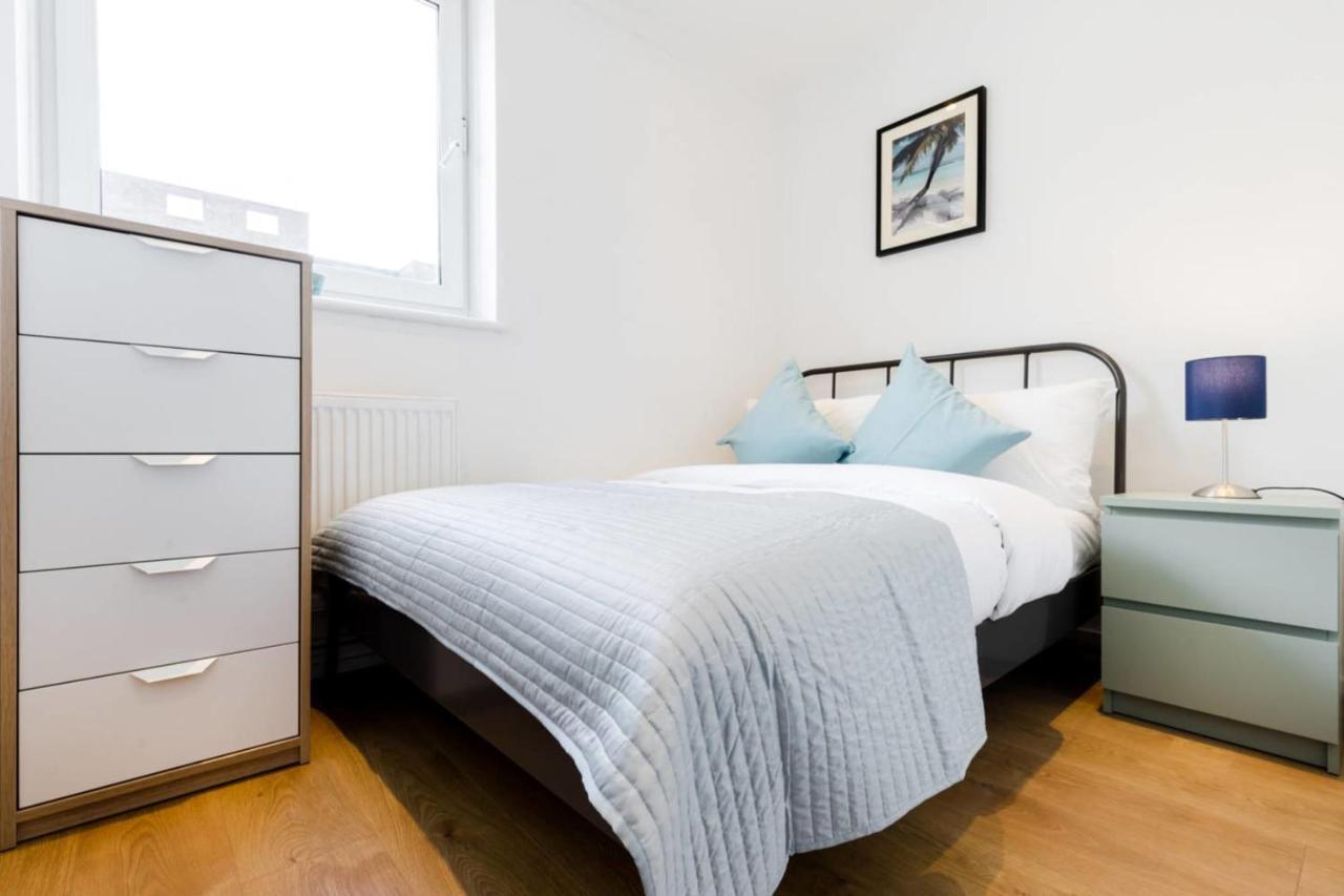 Cosy 4 Bed Apt In Central Sleeps 8 Apartment London