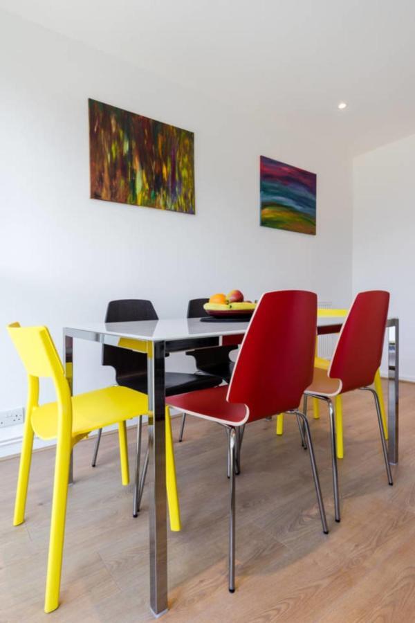 Cosy 4 Bed Apt In Central Sleeps 8 Apartment *