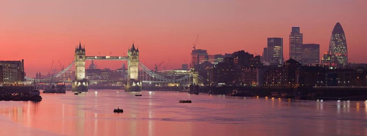 Apartment Cosy 4 Bed Apt In Central Sleeps 8 *