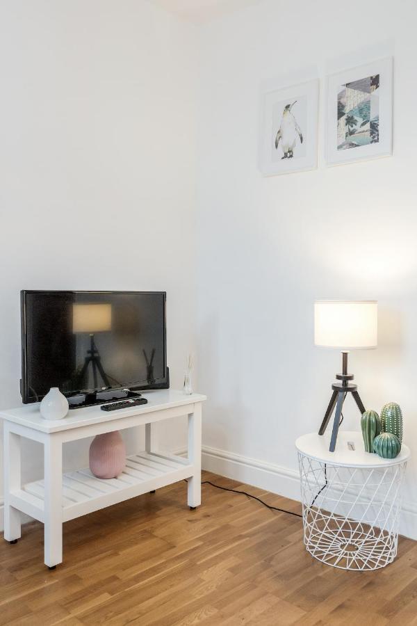 Welcomestay Clapham Junction 2 Bedroom * Londen