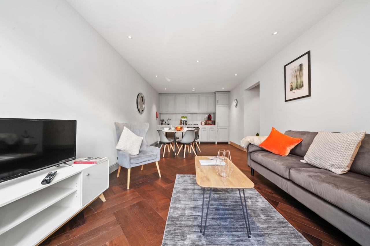 2 Bed Lux Near Free Wifi By Aparts Apartment London