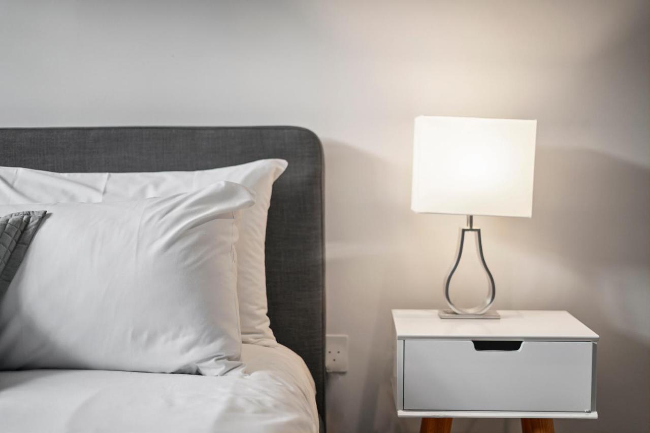 2 Bed Lux Near Free Wifi By Aparts Apartment *