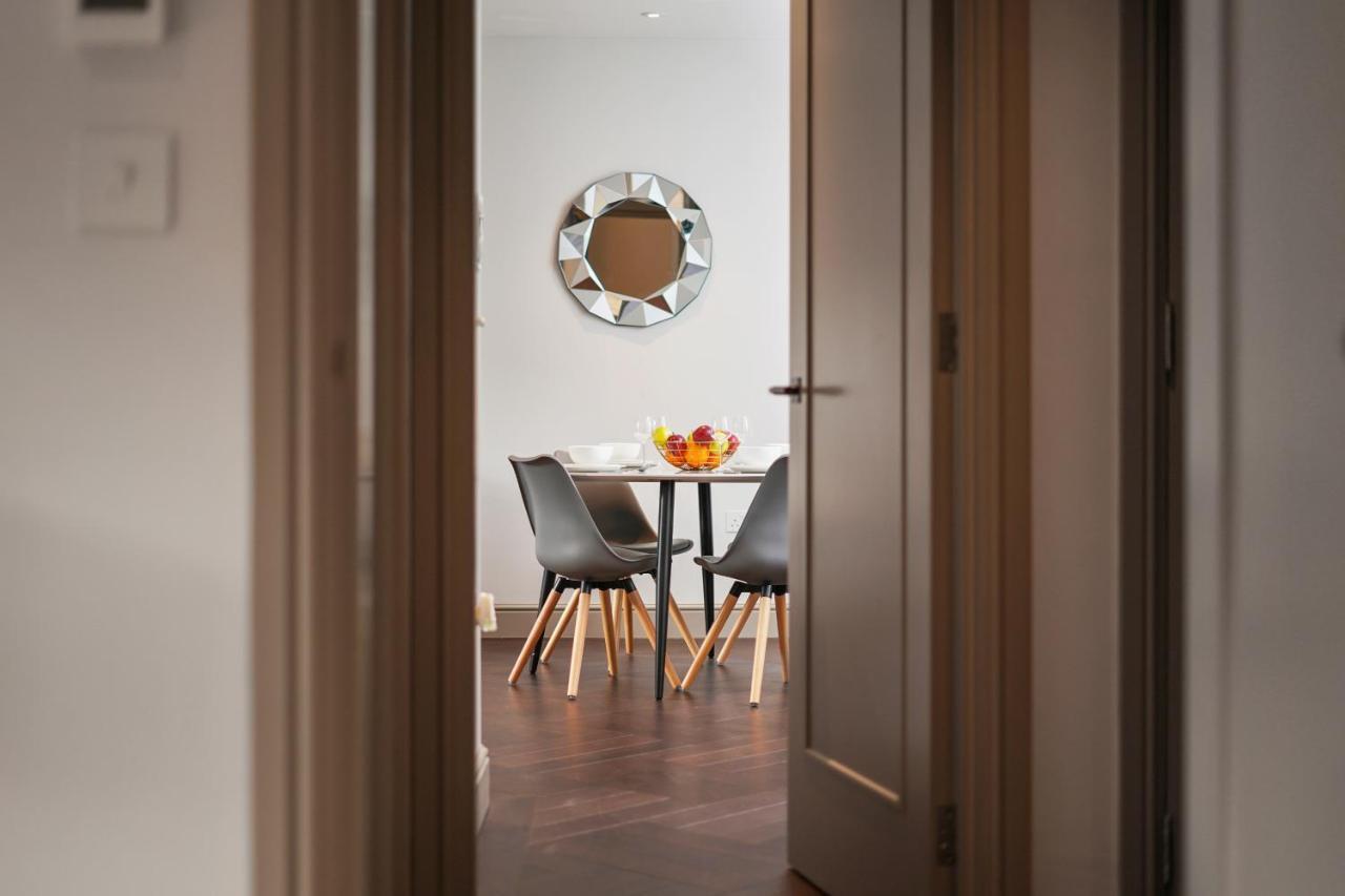 2 Bed Lux Near Free Wifi By Aparts Apartment London