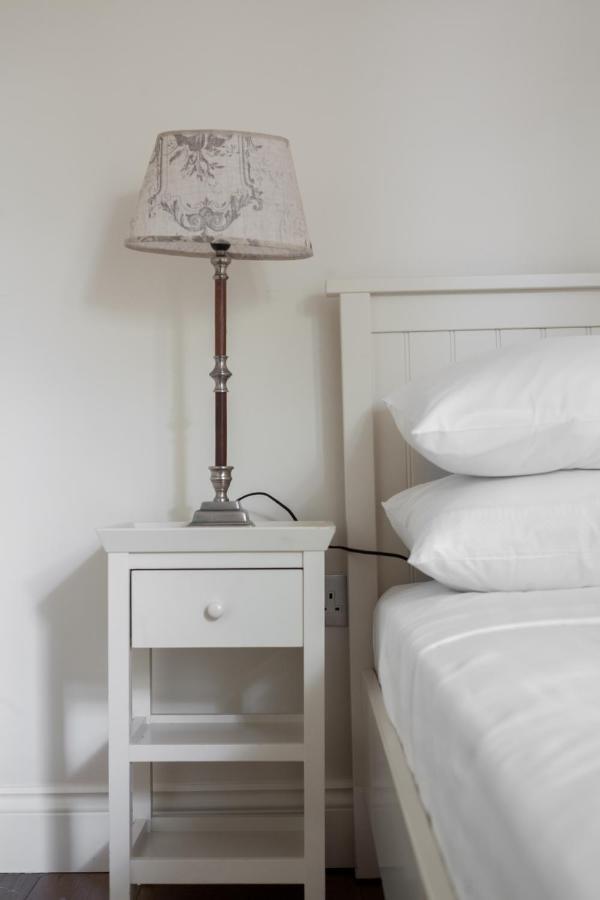 Cathcart Road Iv By Onefinestay * London