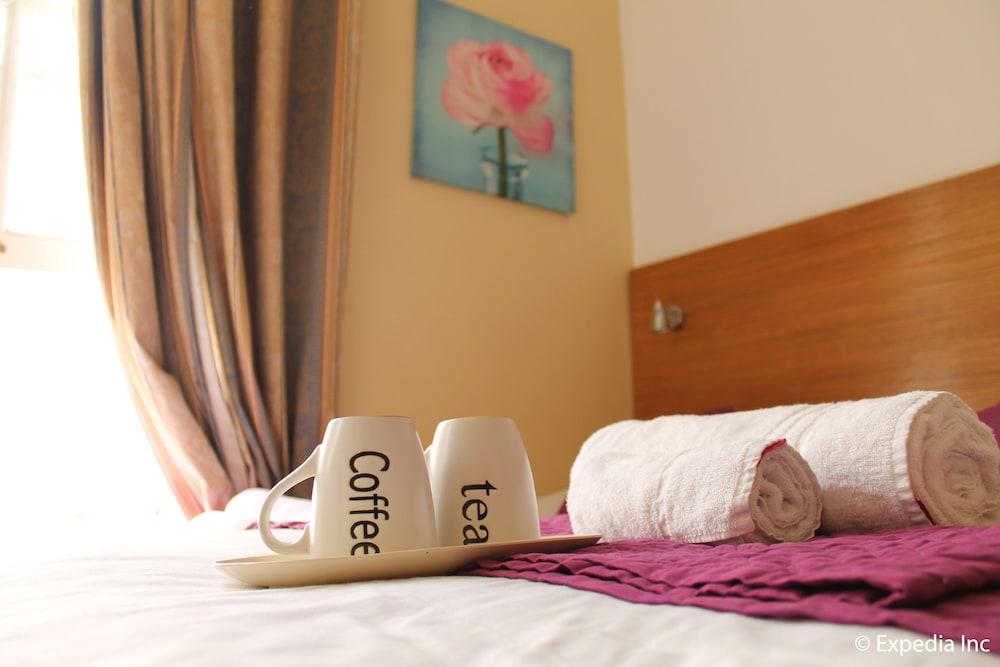 Hotel Oyo Bakers 3*