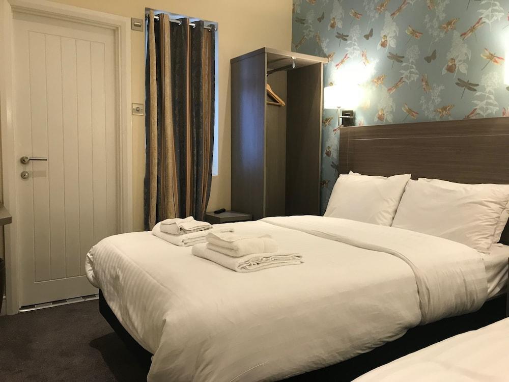 Hotel Oyo Bakers