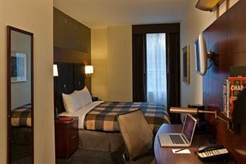 Club Quarters City, 4*
