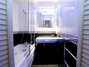 Hotel Rhodes London
