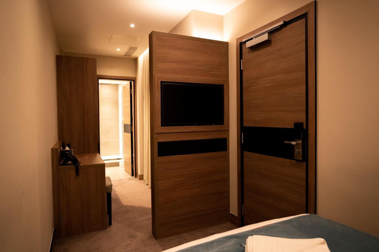 Hotel Merit Kensington