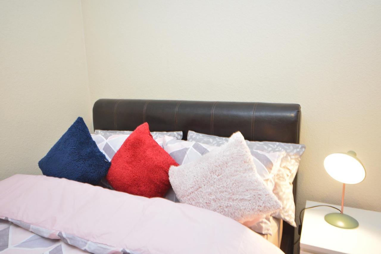 Apartment Beautiful Two Bedroom Near O2 Arena London