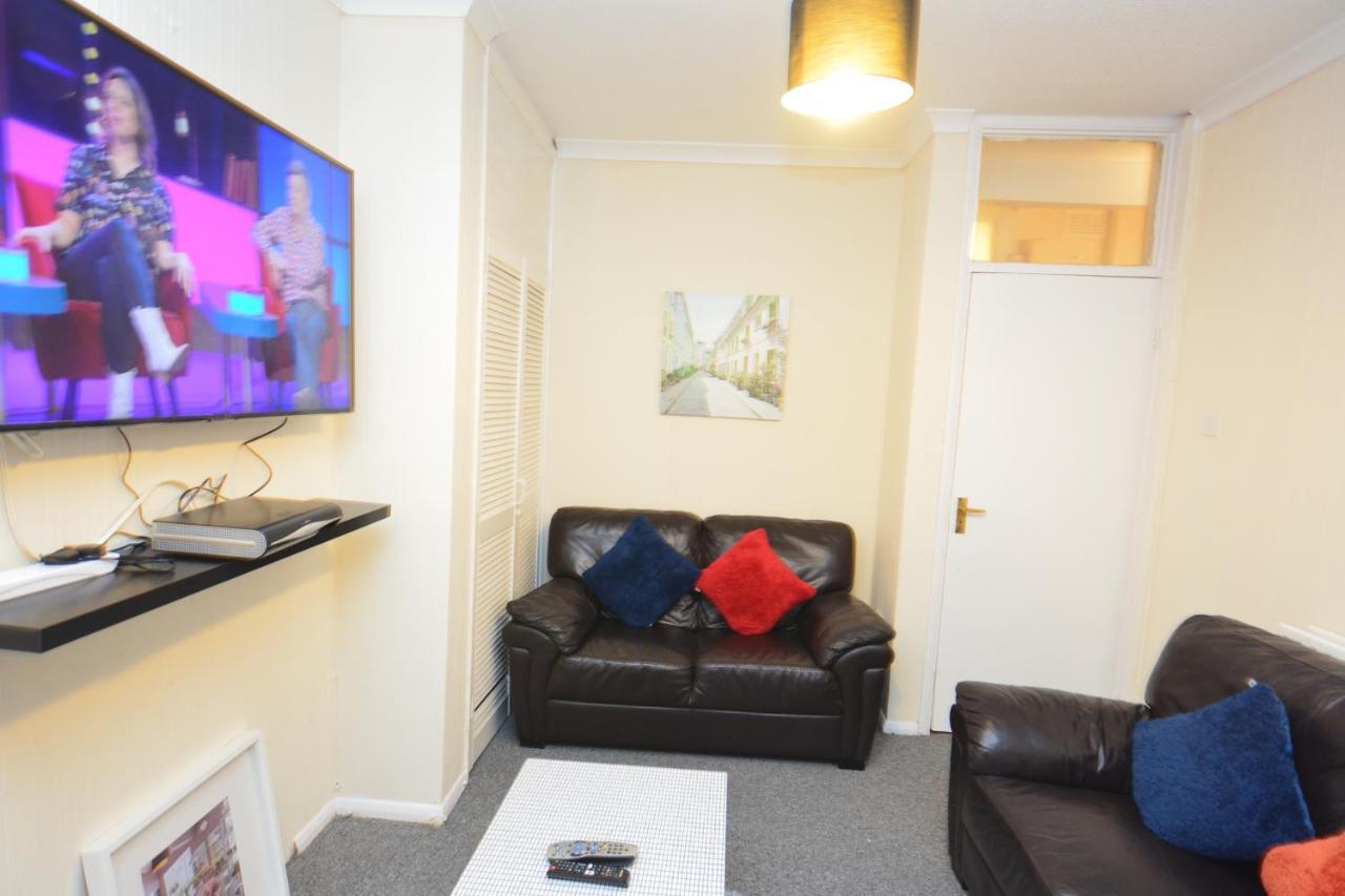 Apartment Beautiful Two Bedroom Near O2 Arena