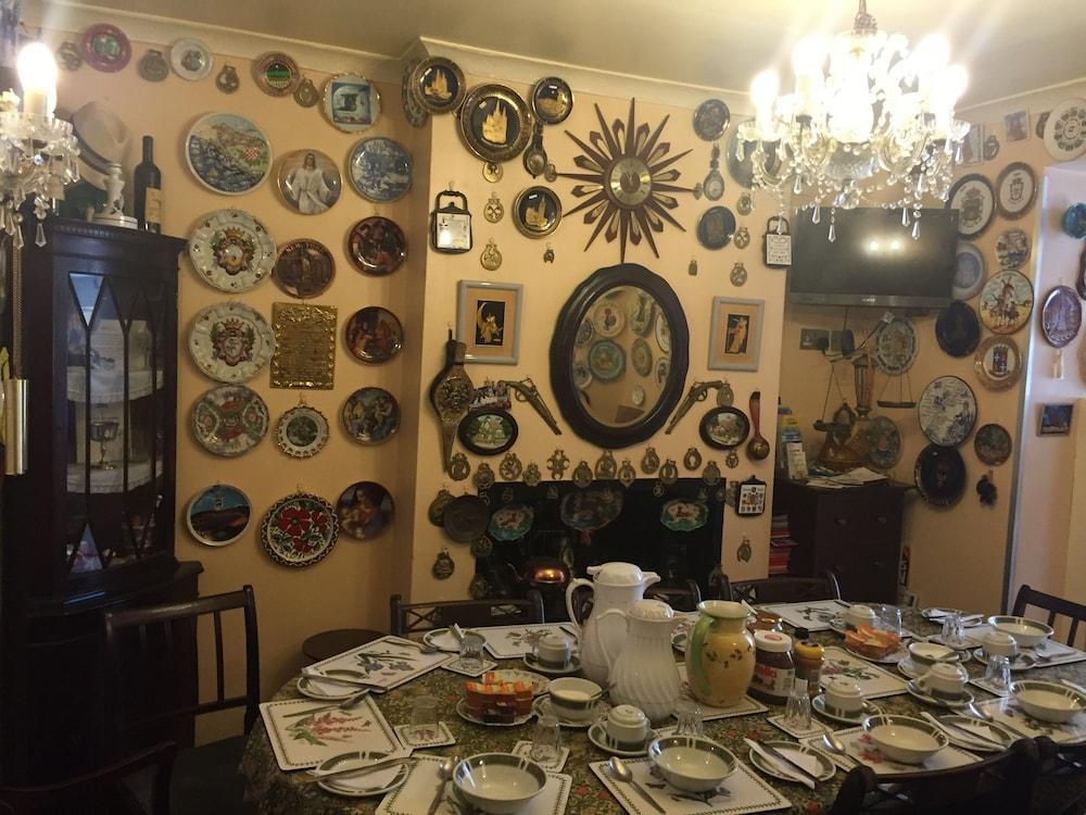 Bed & Breakfast Albany 2*
