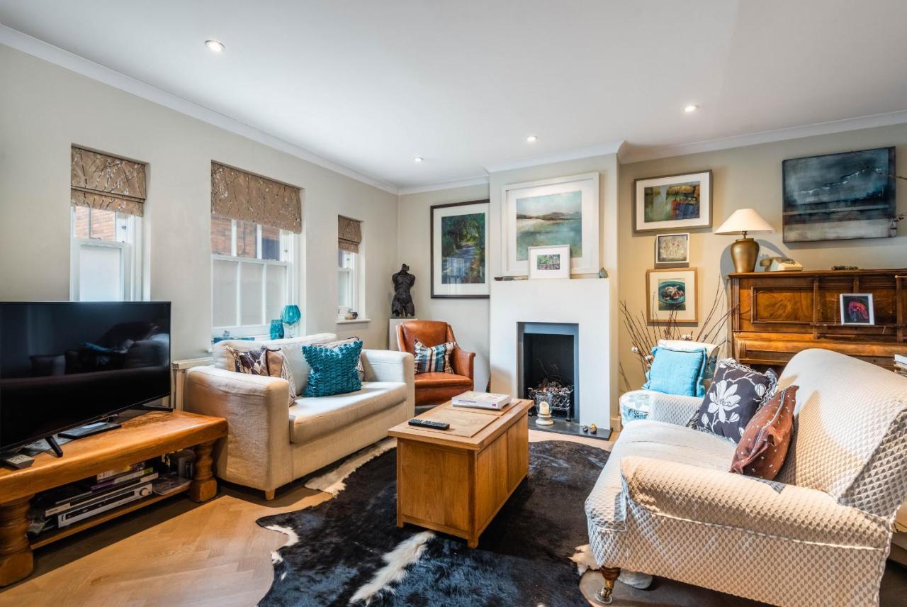 Charming Chiswick Near Ravenscourt Park By Underthedoormat Holiday home *