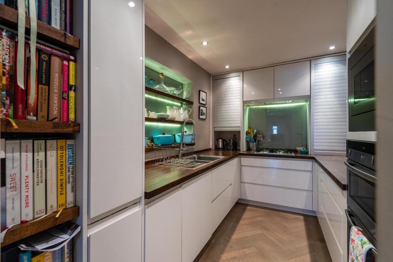 Charming Chiswick Near Ravenscourt Park By Underthedoormat London