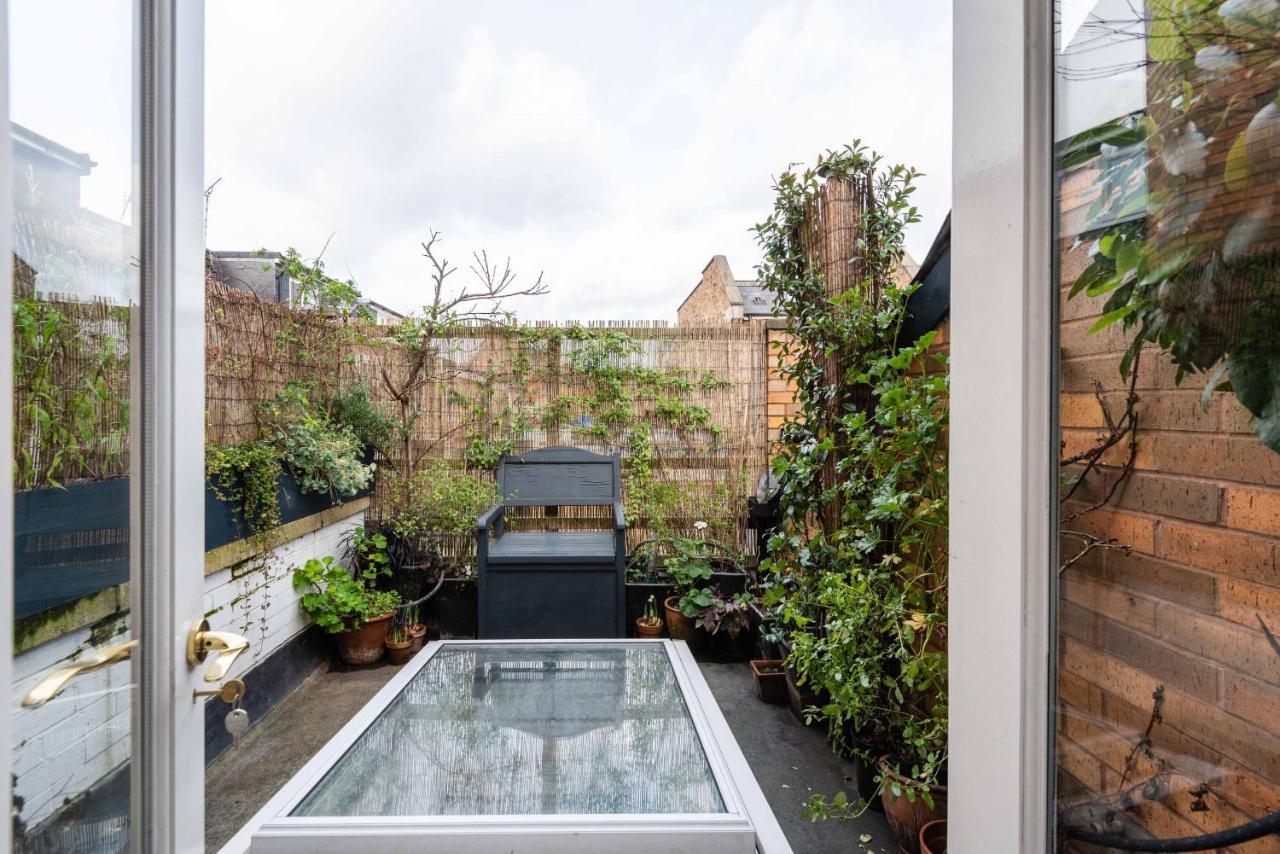 Charming Chiswick Near Ravenscourt Park By Underthedoormat