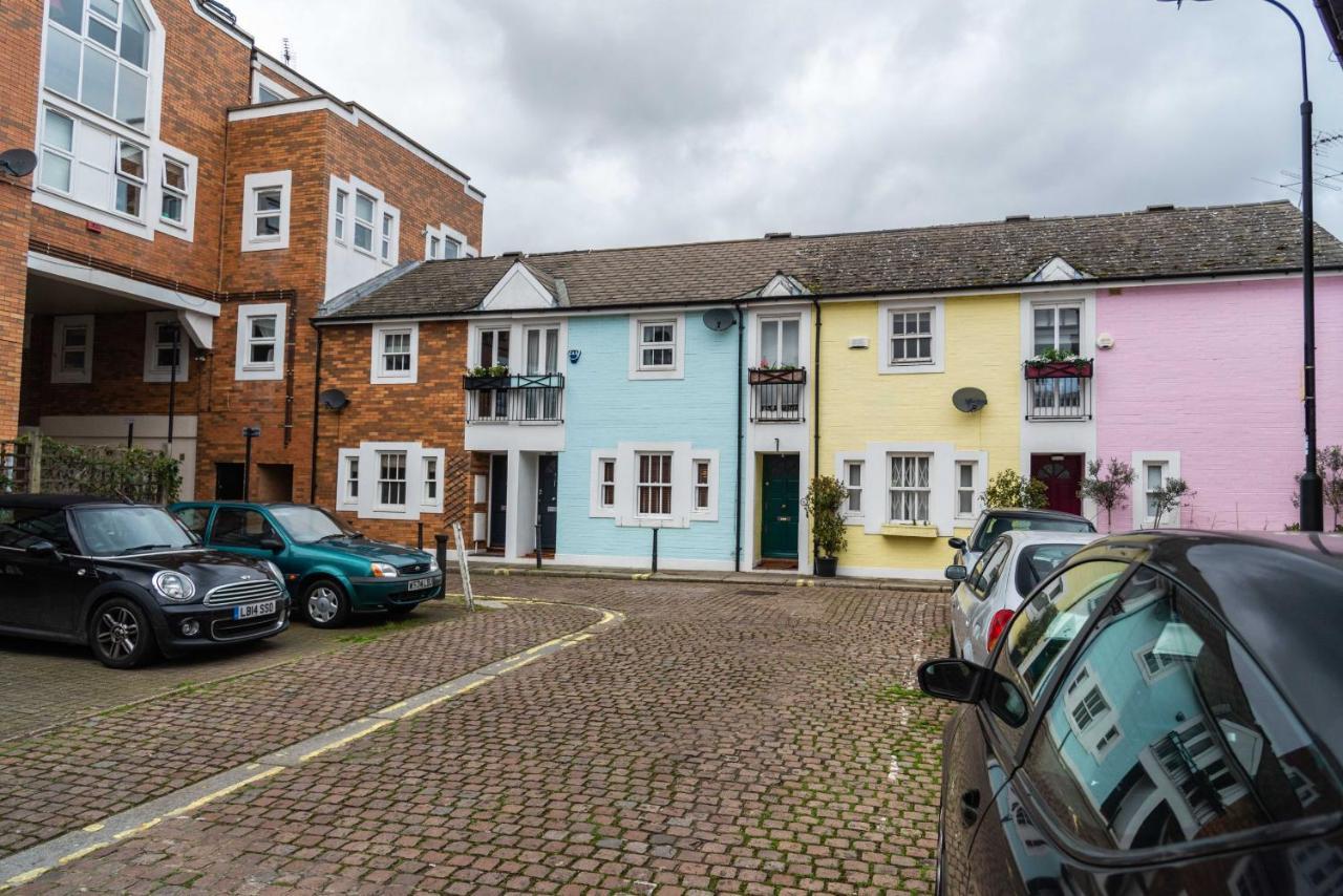 Charming Chiswick Near Ravenscourt Park By Underthedoormat Holiday home