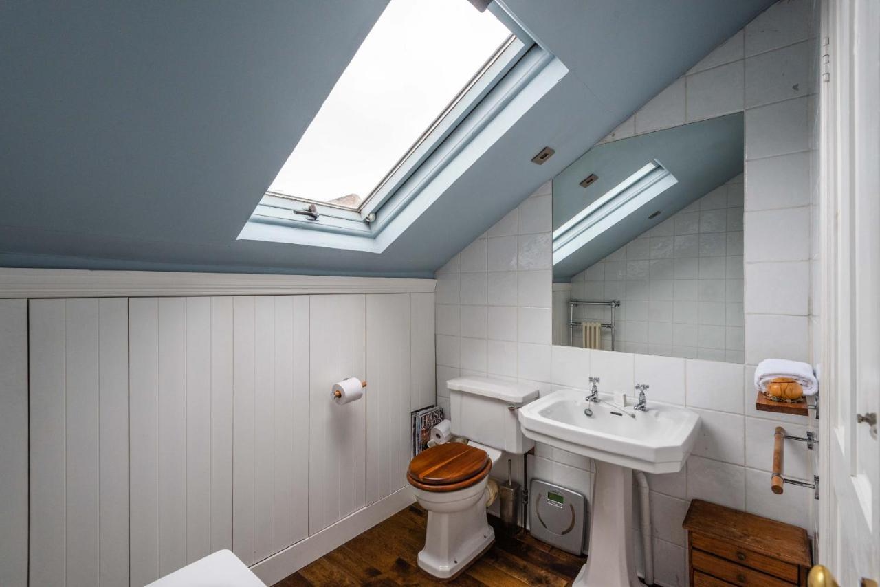 Holiday home Charming Chiswick Near Ravenscourt Park By Underthedoormat