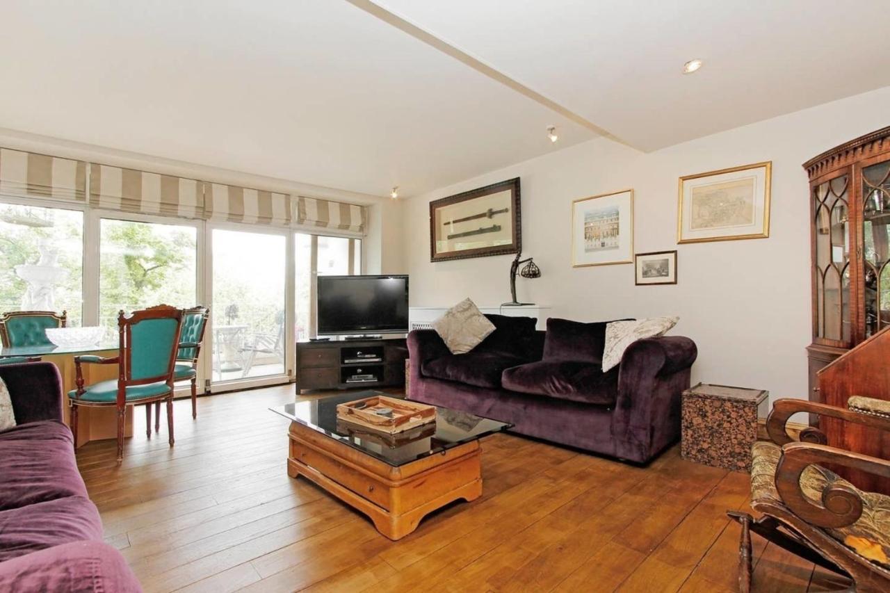 Overlooking Hyde Park Apartment London