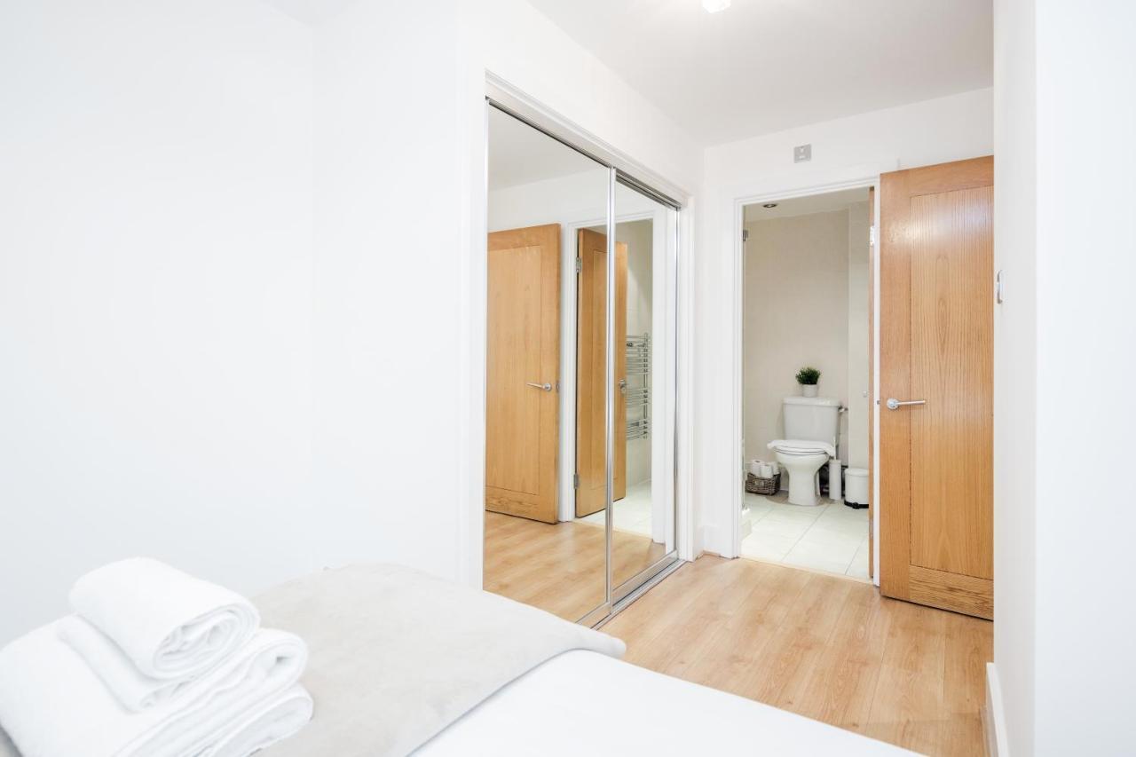 Welcomestay Vauxhall St Georges Wharf 2 Bedroom Apartment *