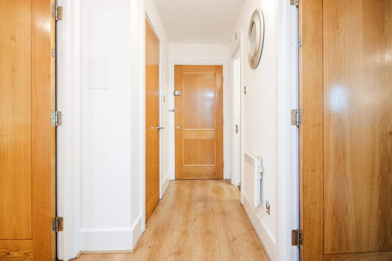 Welcomestay Vauxhall St Georges Wharf 2 Bedroom Apartment *