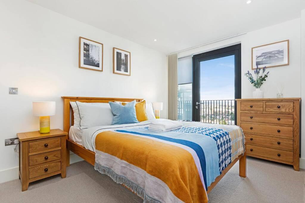 Apartment One Bedroom Modern Next To Wembley Stadium! *