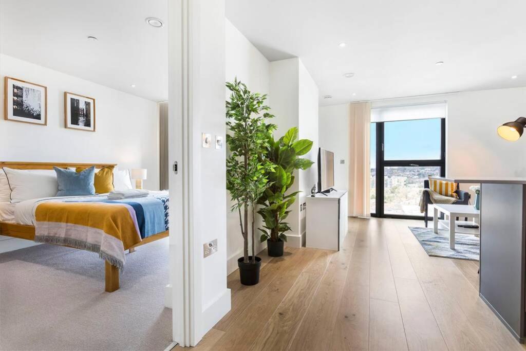 One Bedroom Modern Next To Wembley Stadium! * London