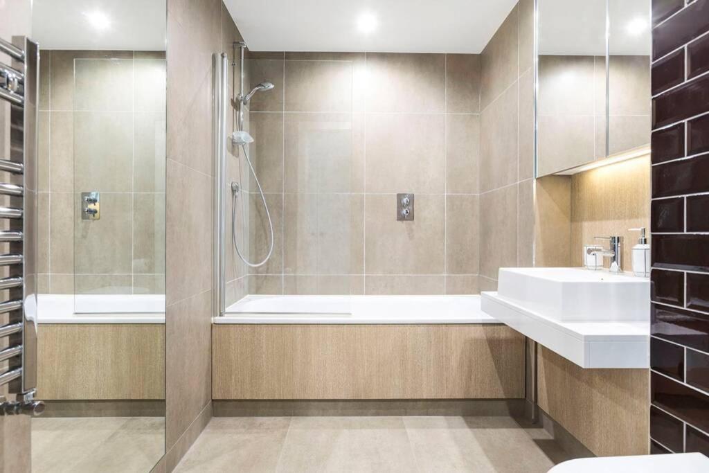 Apartment One Bedroom Modern Next To Wembley Stadium! *