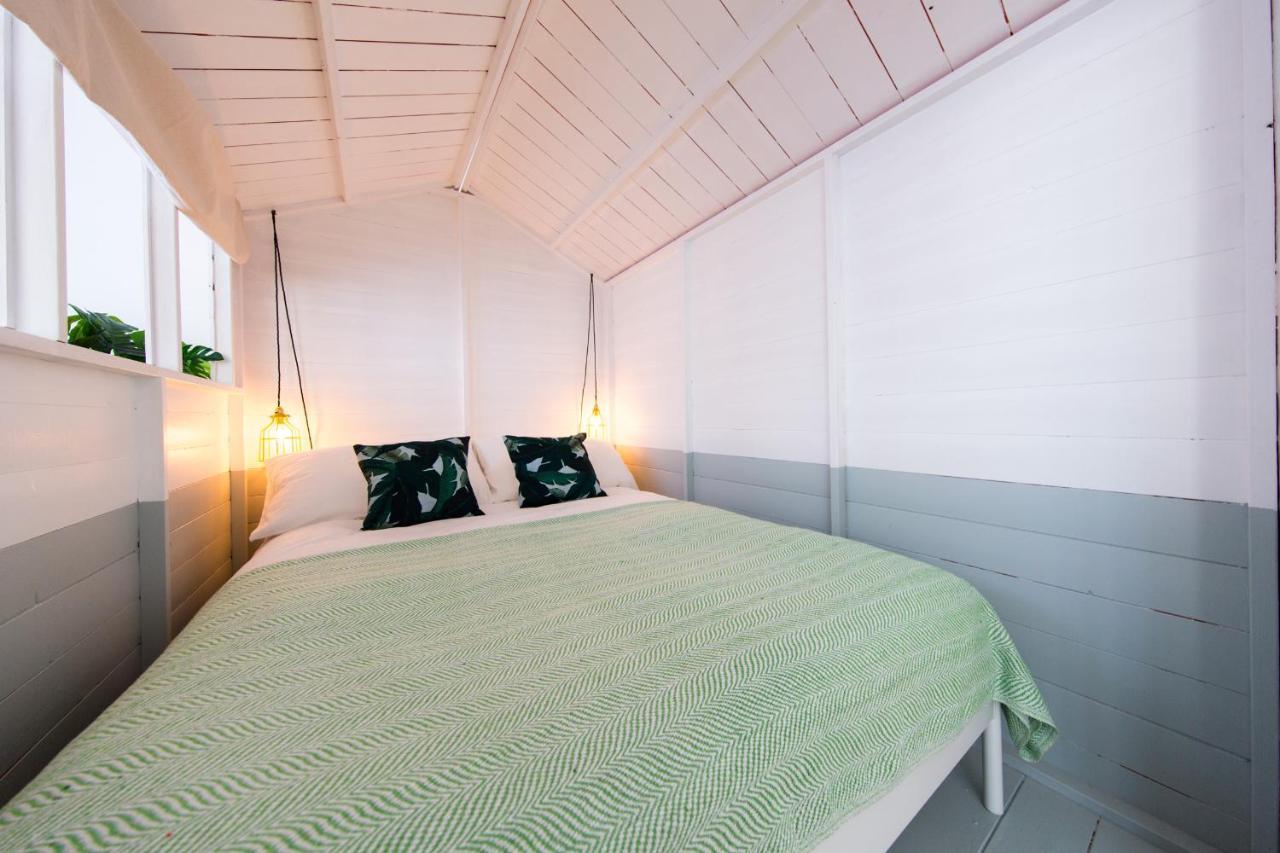 Apartment The Beach Hut In Holborn, By The Design Traveller London
