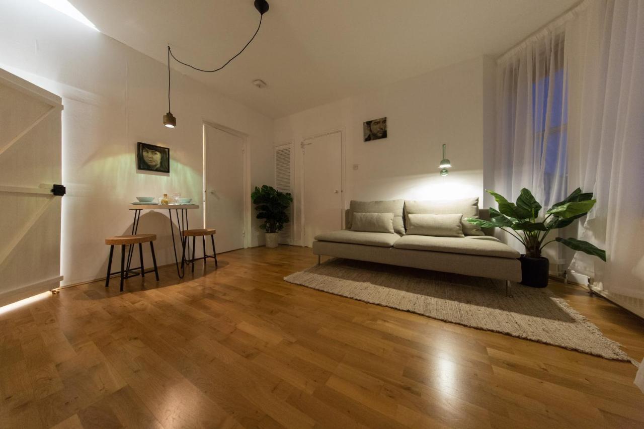 The Beach Hut In Holborn, By The Design Traveller Apartment *