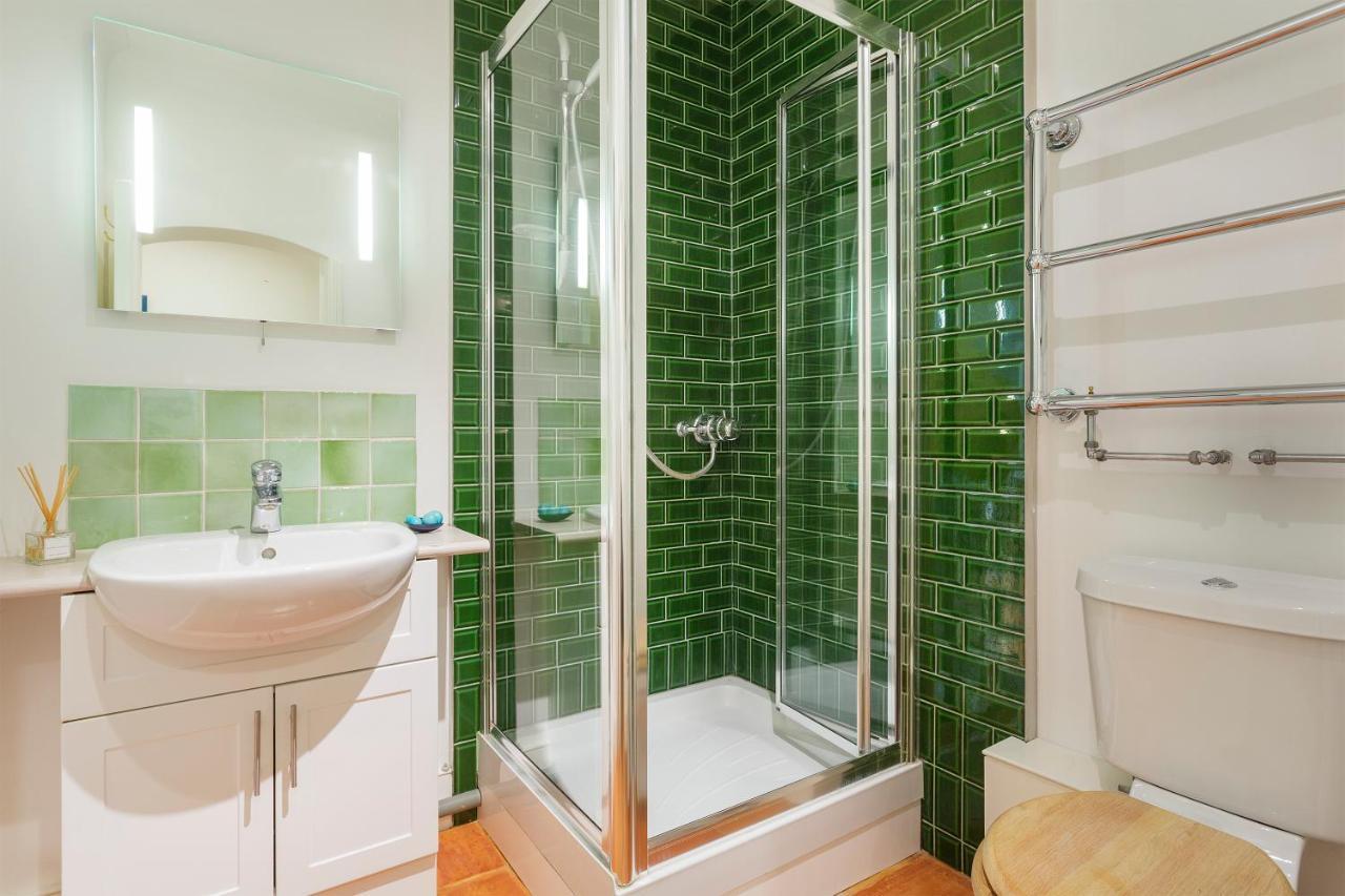 Veeve - South Kensington Garden Apartment Apartment *