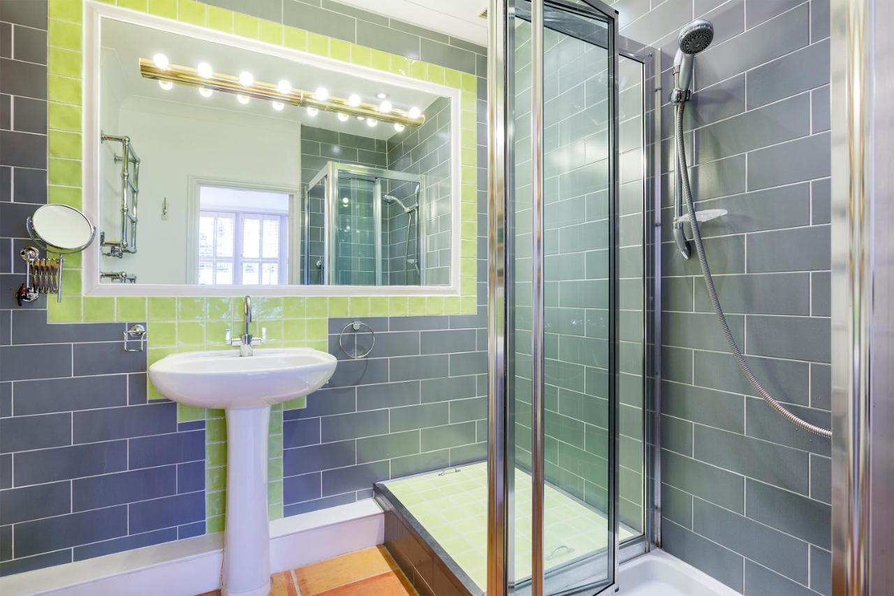 Veeve - South Kensington Garden Apartment * London