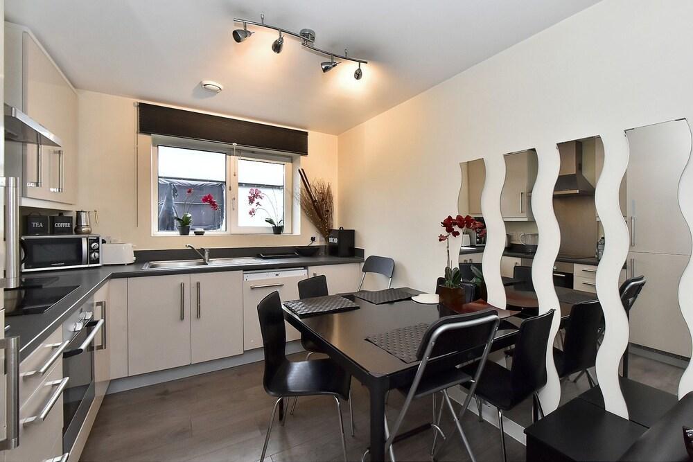 Belgravia Apartments- Wilton Road Hotel