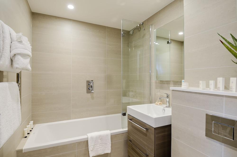 Lak Serviced 4* London