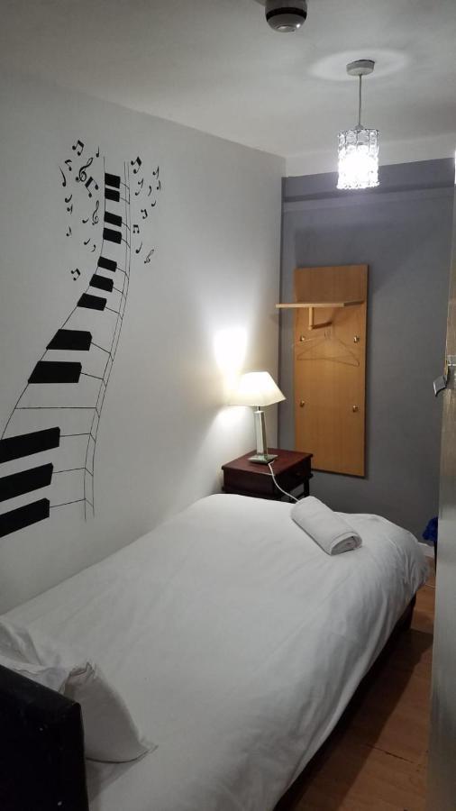 View Road Hotel London